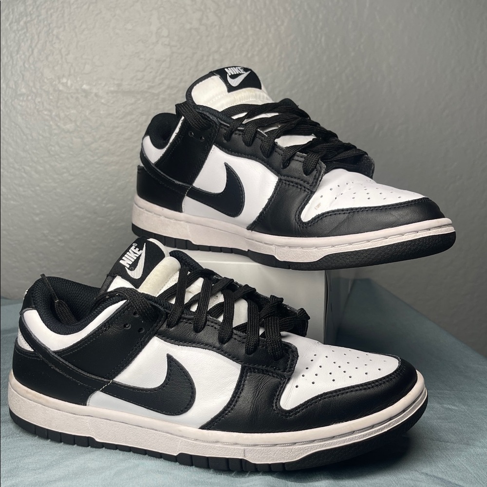 Nike Woman Black and White Low-Top Dunk Sneakers